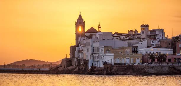 Vista sobre los tejados y el mar de Sitges